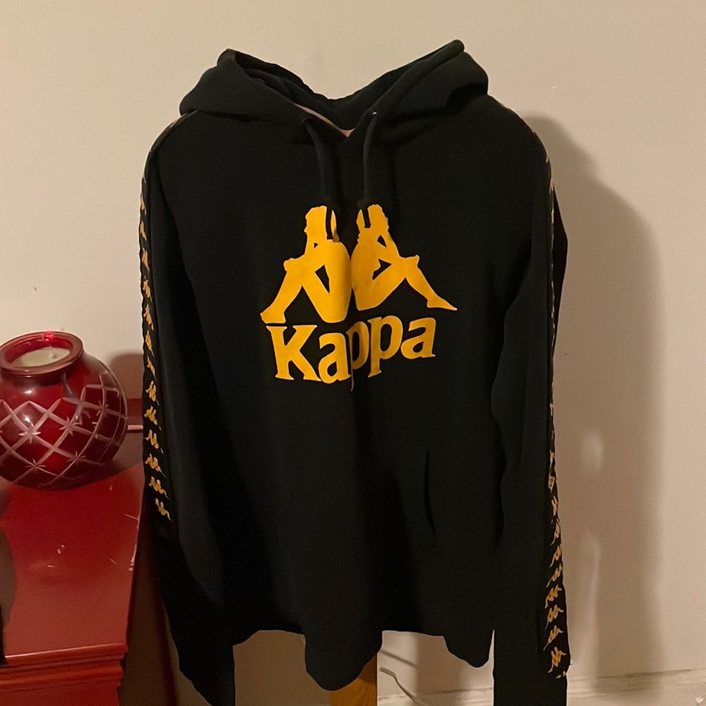 Mens Large kappa black n yellow hoodie only worn once! No trades.